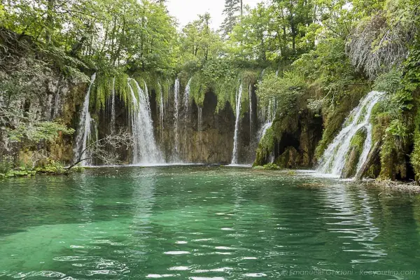 laghi-di-plitvice-in-croazia-cascate