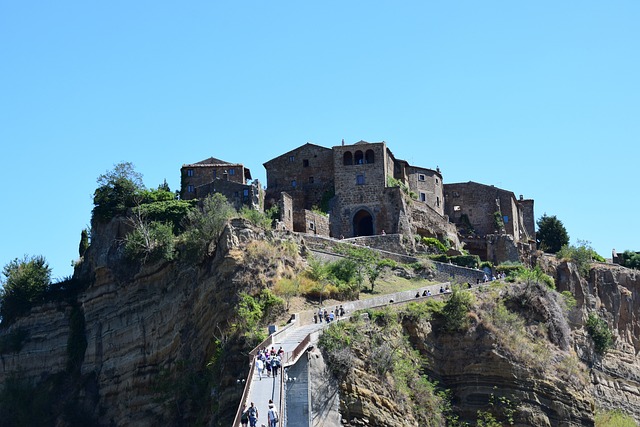 civita-bagnoregio-2691703_640