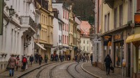 free-photo-of-citta-persone-strada-viaggio